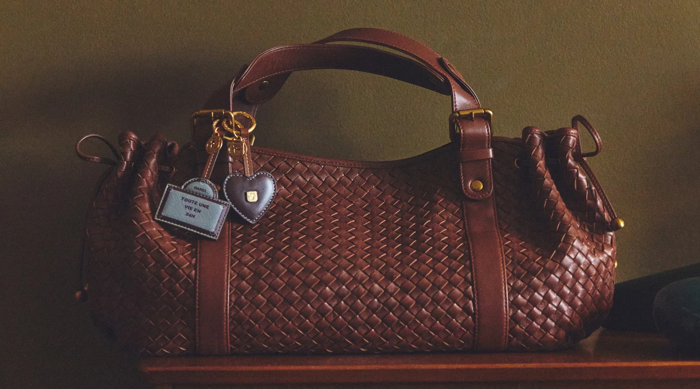 Аксессуары Gerard Darel: детали с историей